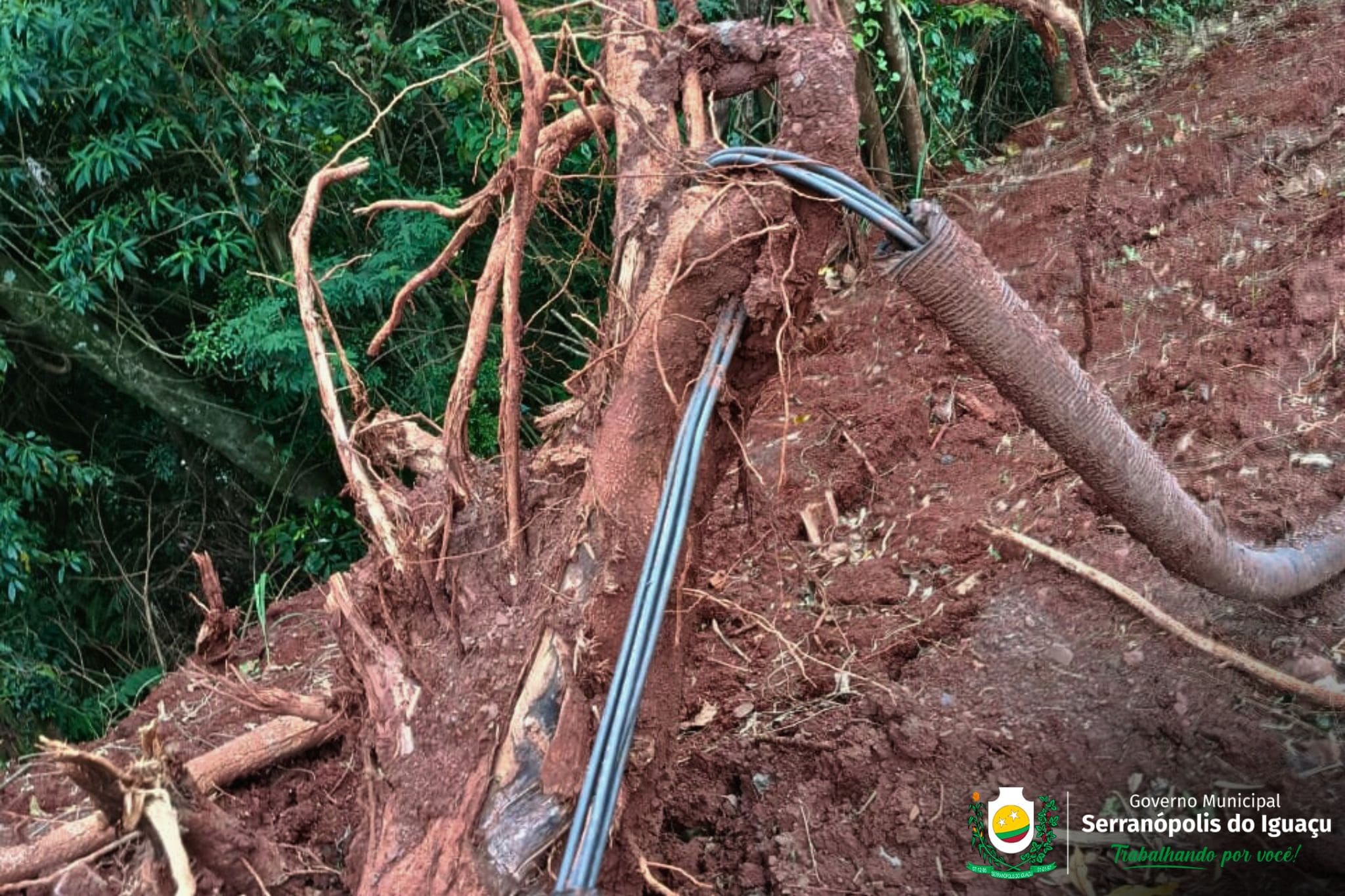 Furto de fiação elétrica na ciclovia causa escuridão em Serranópolis do Iguaçu