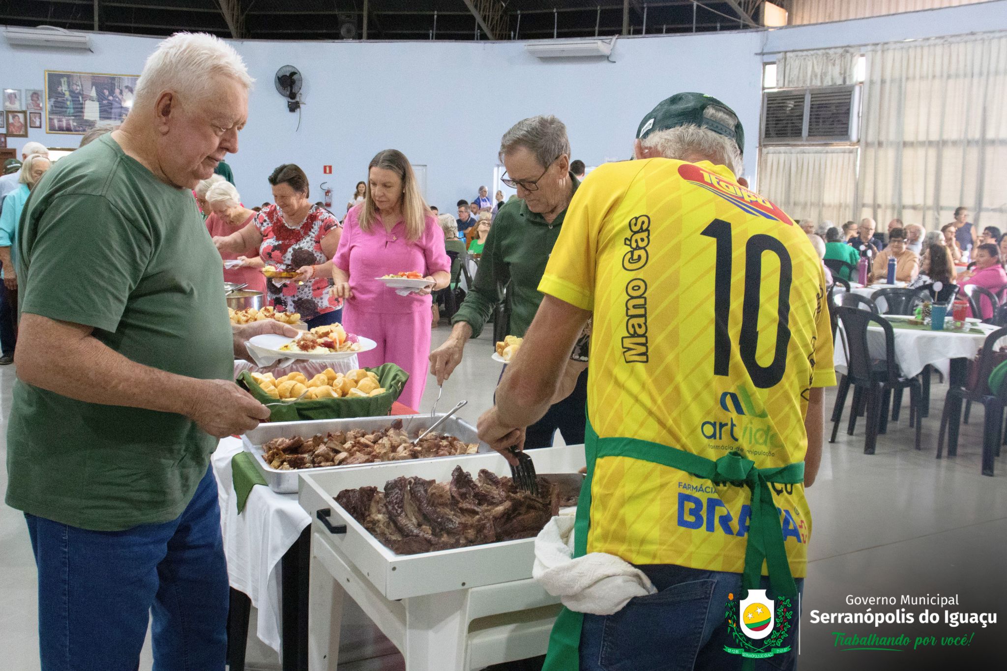 Realizado o almoço de início de recesso da Terceira Idade Realizado o almoço de início de recesso da Terceira Idade