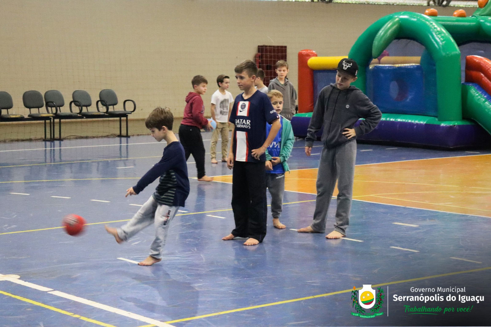 Brincando na Praça Brincando na Praça