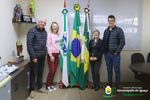 Governo Municipal formaliza contratação de professora para a rede municipal de ensino