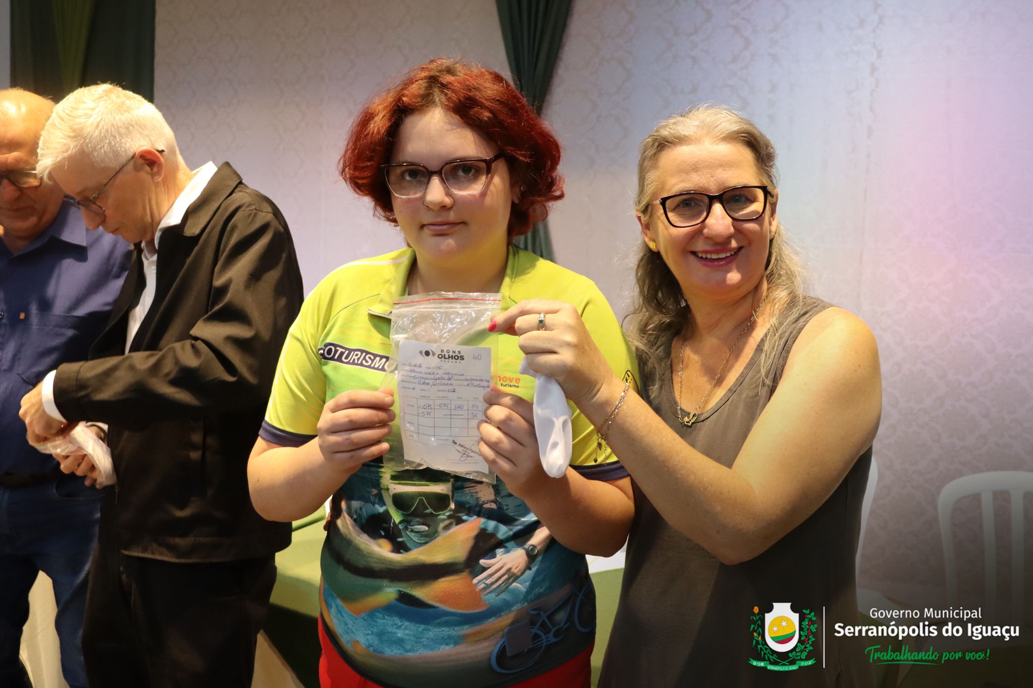 Programa Bons Olhos Paraná entrega 70 óculos a estudantes de Serranópolis do Iguaçu Programa Bons Olhos Paraná entrega 70 óculos a estudantes de Serranópolis do Iguaçu