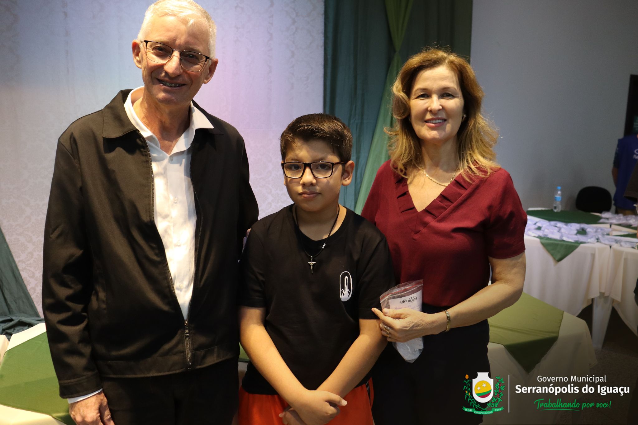 Programa Bons Olhos Paraná entrega 70 óculos a estudantes de Serranópolis do Iguaçu Programa Bons Olhos Paraná entrega 70 óculos a estudantes de Serranópolis do Iguaçu