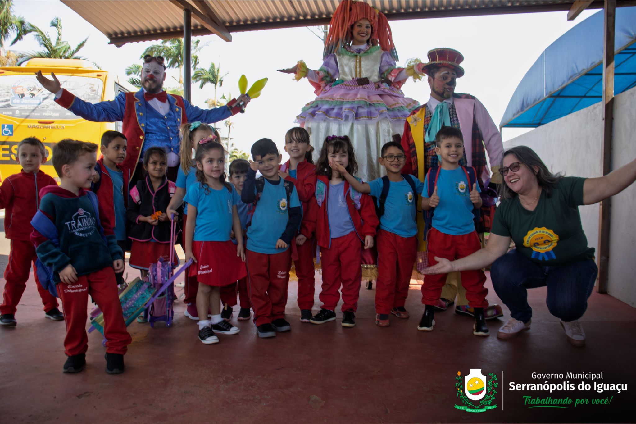 Governo Municipal realiza recepção artística para alunos da rede municipal em parceria com a ITAIPU Binacional