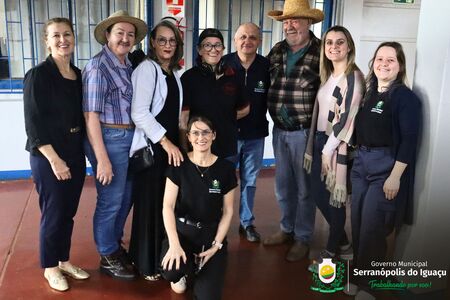 Governo Municipal celebra o Dia dos Avós com apresentação do grupo Primavera da Vida e encontro entre gerações