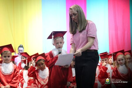 Serranópolis do Iguaçu celebra a formatura dos alunos do CMEI Pequeno Artista