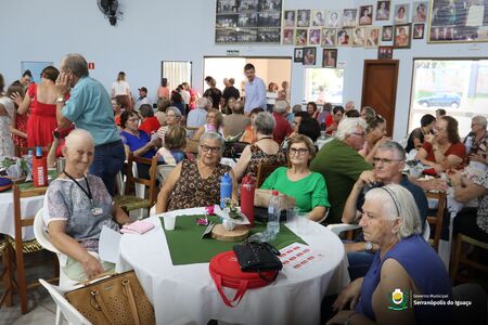 Serranópolis do Iguaçu realiza almoço de retomada das atividades do Clube do Vovô Simpático