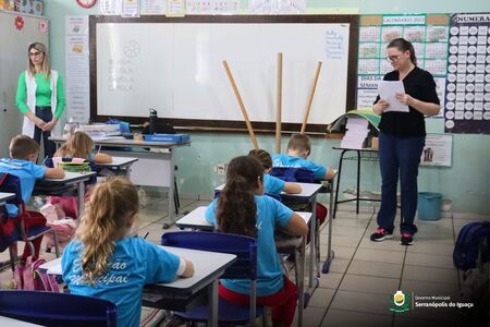 Alunos da rede municipal de ensino realizam Prova Paraná 2025 Alunos da rede municipal de ensino realizam Prova Paraná 2025