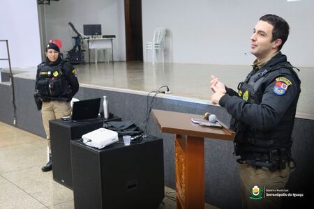 Governo Municipal promove palestra sobre violência contra a mulher em parceria com a Patrulha Maria da Penha