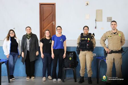 Governo Municipal promove palestra com Patrulha Maria da Penha para integrantes do Grupo Primavera da Vida Governo Municipal promove palestra com Patrulha Maria da Penha para integrantes do Grupo Primavera da Vida
